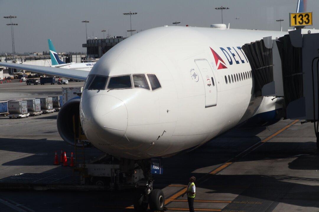 Delta, American, United to Suspend All China Flights Amid Coronavirus Outbreak