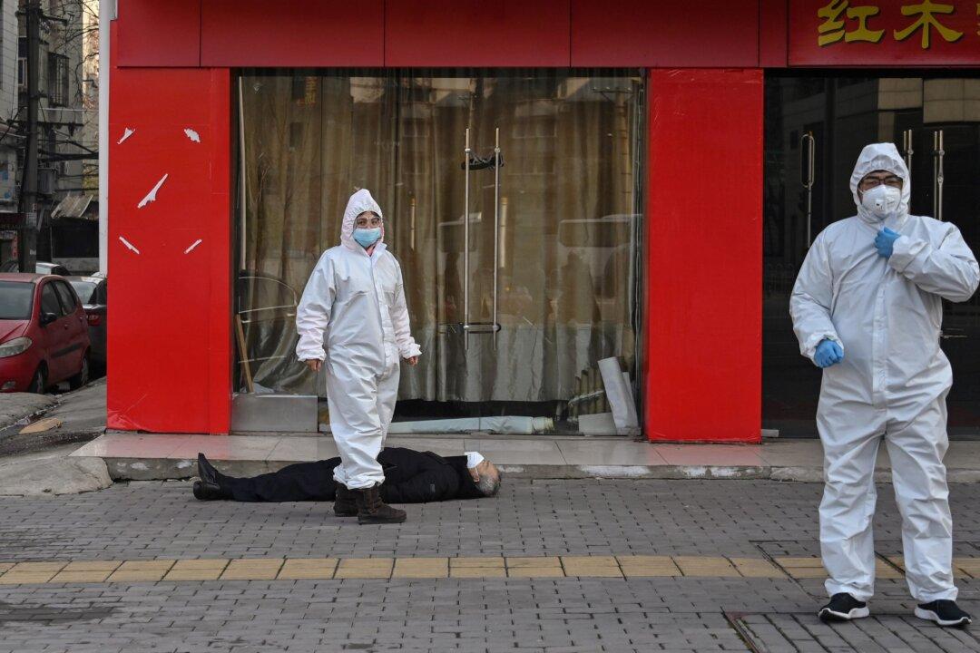 Man Lying Dead on Street Paints Grim Picture of Virus-Stricken City