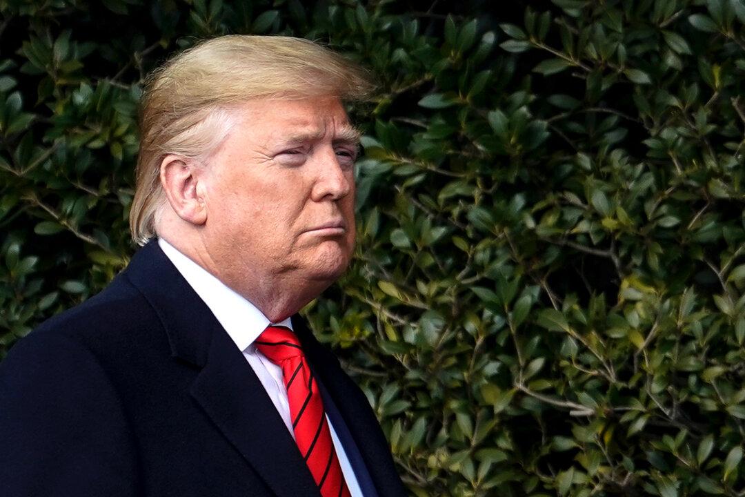 Trump Signs Executive Order to Prevent Online Sales of Counterfeit Goods