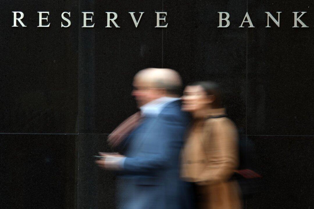 Australia Central Bank Looks to Rid Visa, Mastercard of Debit Payments Edge