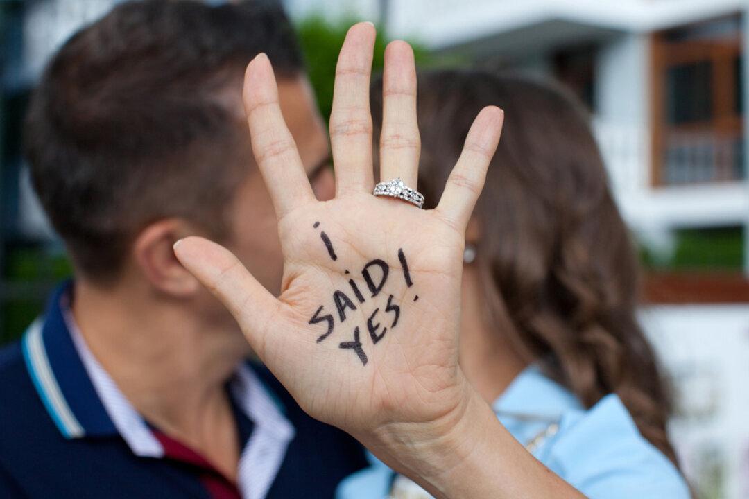 Man Writes Viral Facebook Post After Ex-Wife and Mom of His 3 Kids Gets Married