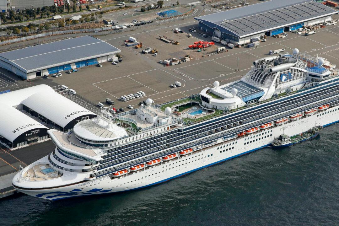 Coronavirus-Quarantined Diamond Princess Cruise Ship to Let Some Passengers Off Early