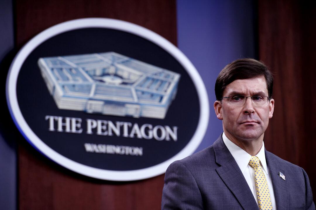 Pentagon Reminds Personnel to Be Apolitical Ahead of Election