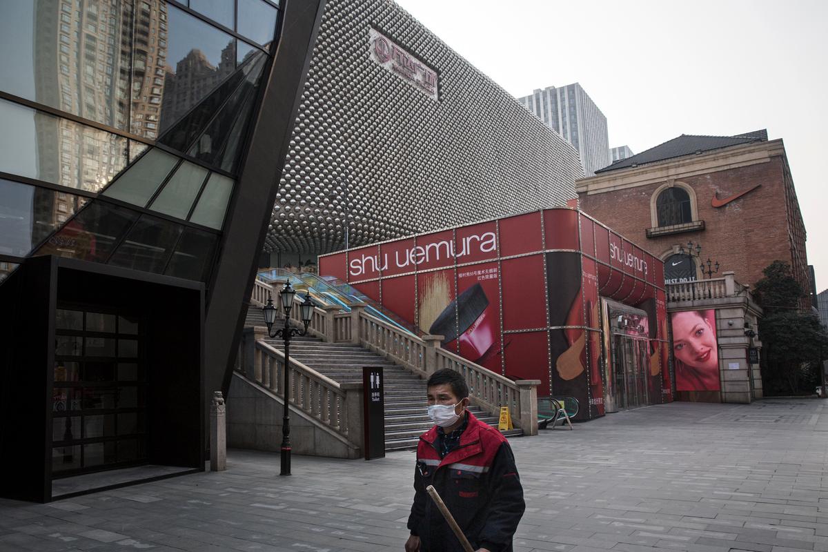 Gray Rhino Meets Black Swan as Virus Hits Chinese Banking Sector