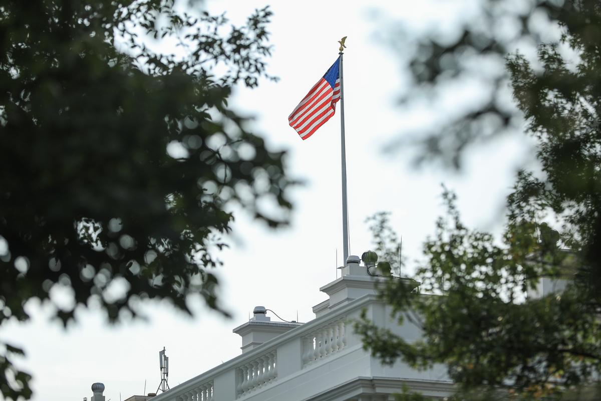 House Democrats, White House Race to Reach Agreement on Coronavirus Relief Package