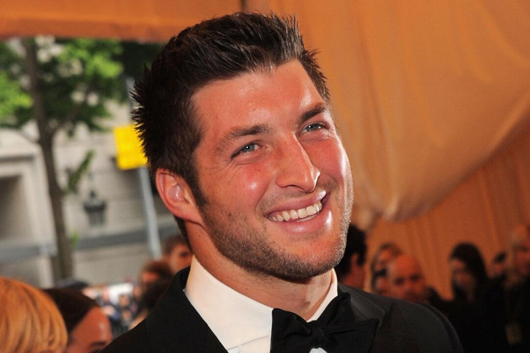 Christian Baseball Player Tim Tebow Hosts Proms, Crowns Special-Needs Kings and Queens