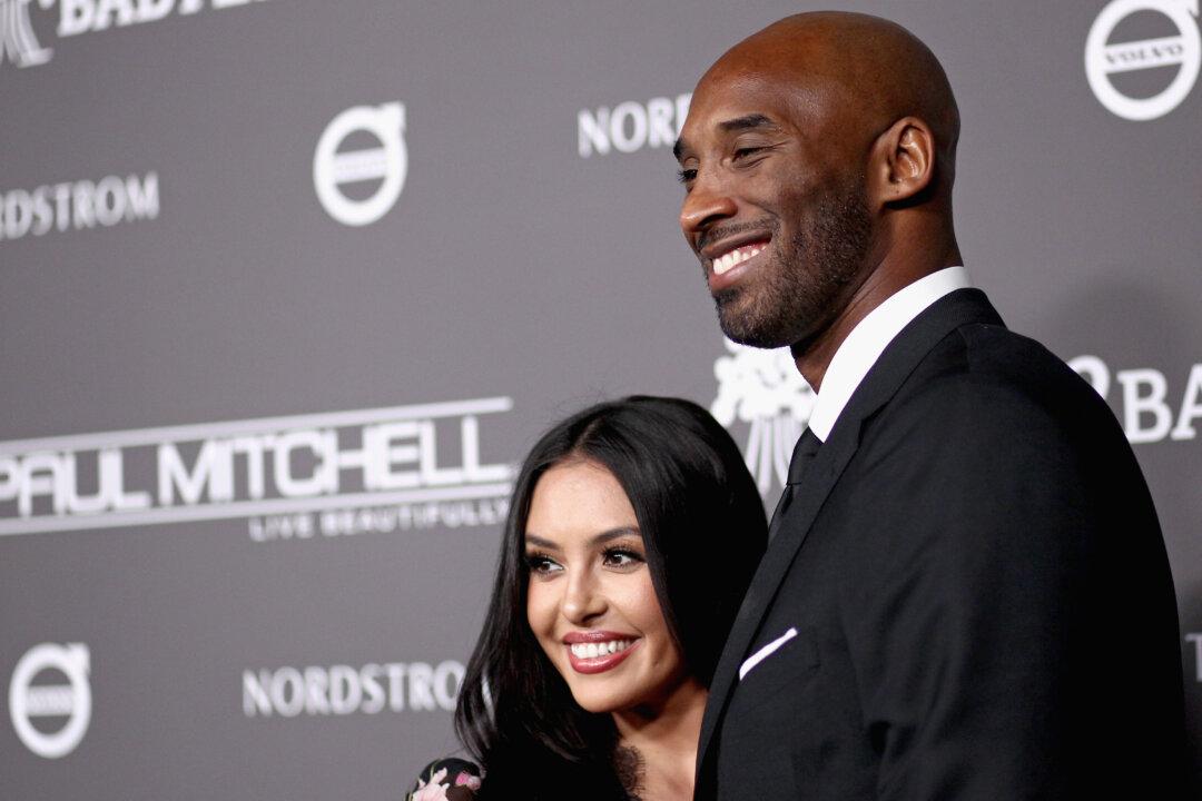 Kobe Bryant’s Widow Expresses Grief, Anger in Online Post