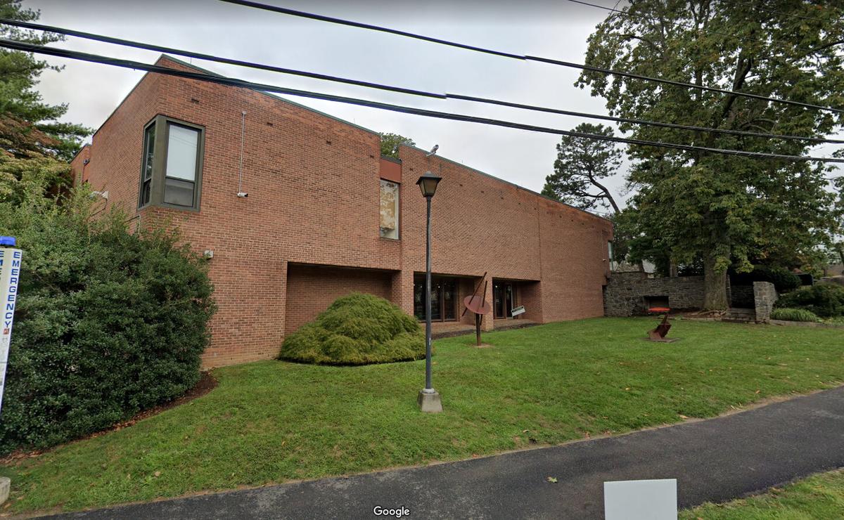 Student’s Father Charged in Alleged Sex Cult at Sarah Lawrence College in New York