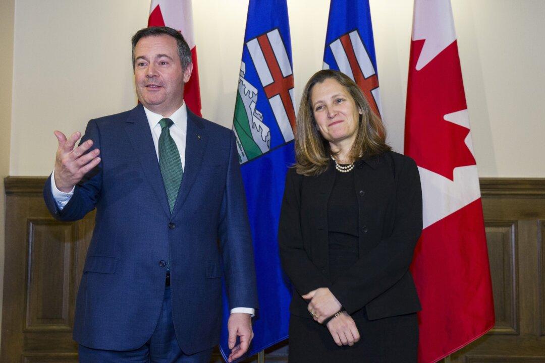 Will Cabinet Approve New Oilsands Mine Despite Trudeau’s ‘Net-Zero’ Promise?