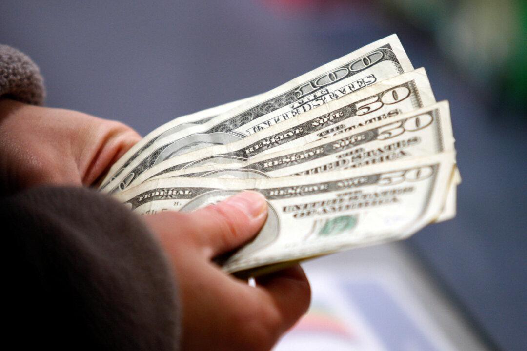 US Retail Sales Tick Up in January, Suggesting Consumer Strength