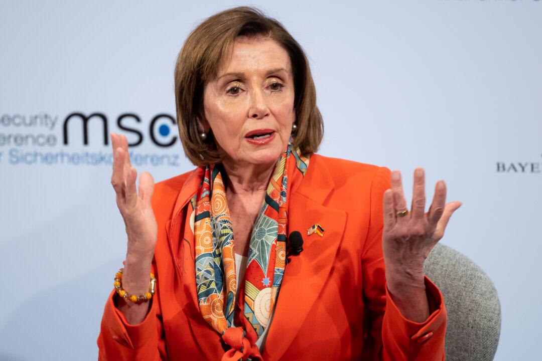 Pelosi Urges Countries to Steer Clear of Huawei for 5G