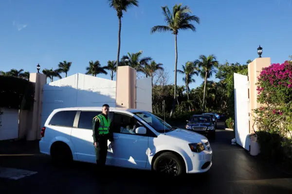 Trump, Cabinet Members Arrive at Mar-a-Lago for Wedding of Trump’s Deputy Chief of Staff Scavino