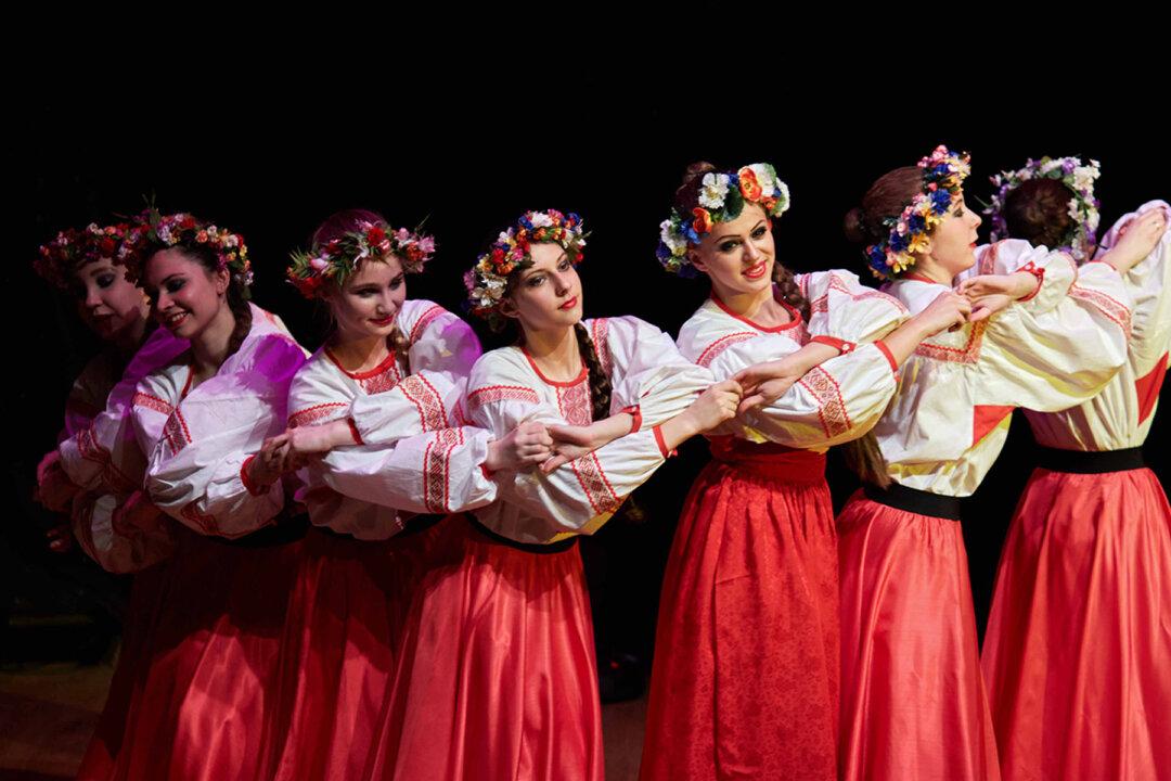 No, They’re Not on Roller Skates: 16 Traditional Russian Dancers Perform Mind-Bending Optical Illusion