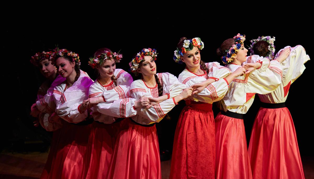 No, They’re Not on Roller Skates: 16 Traditional Russian Dancers Perform Mind-Bending Optical Illusion