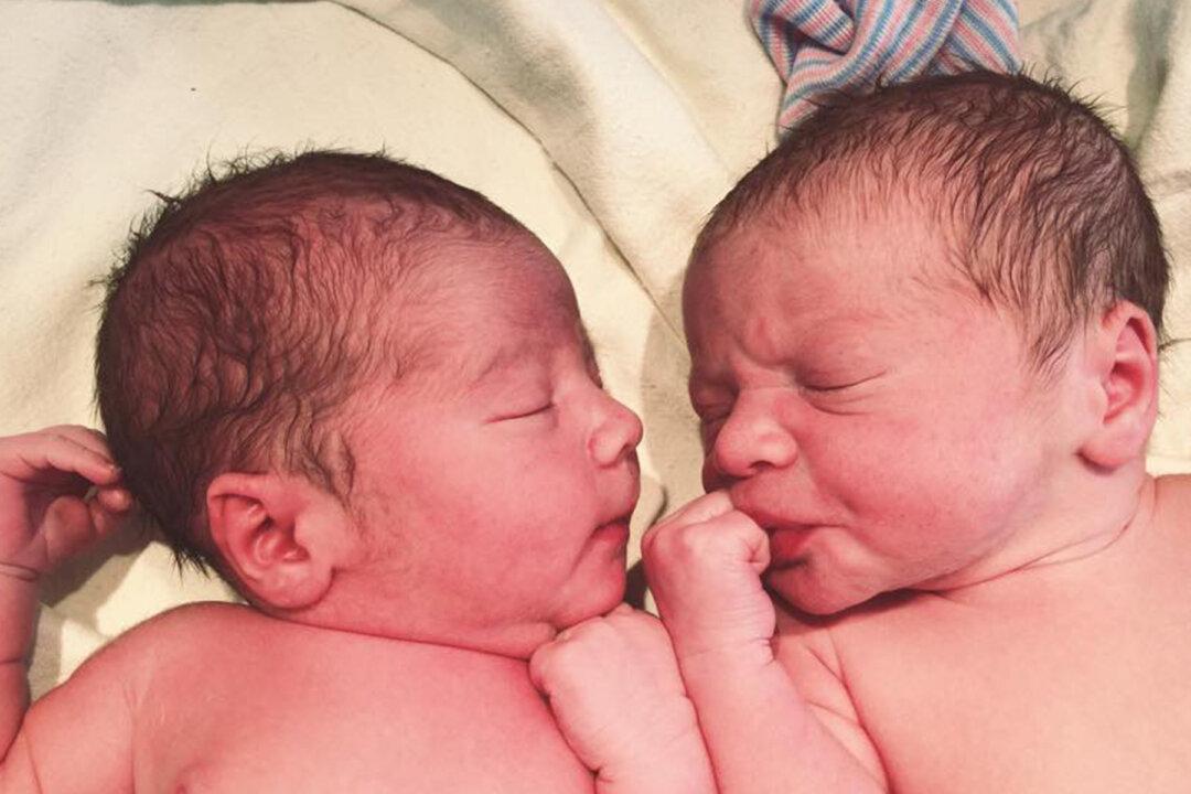 Parents Expecting Twins Opt to Not Learn Baby’s Gender–but They’re Cheering After Birth Reveal