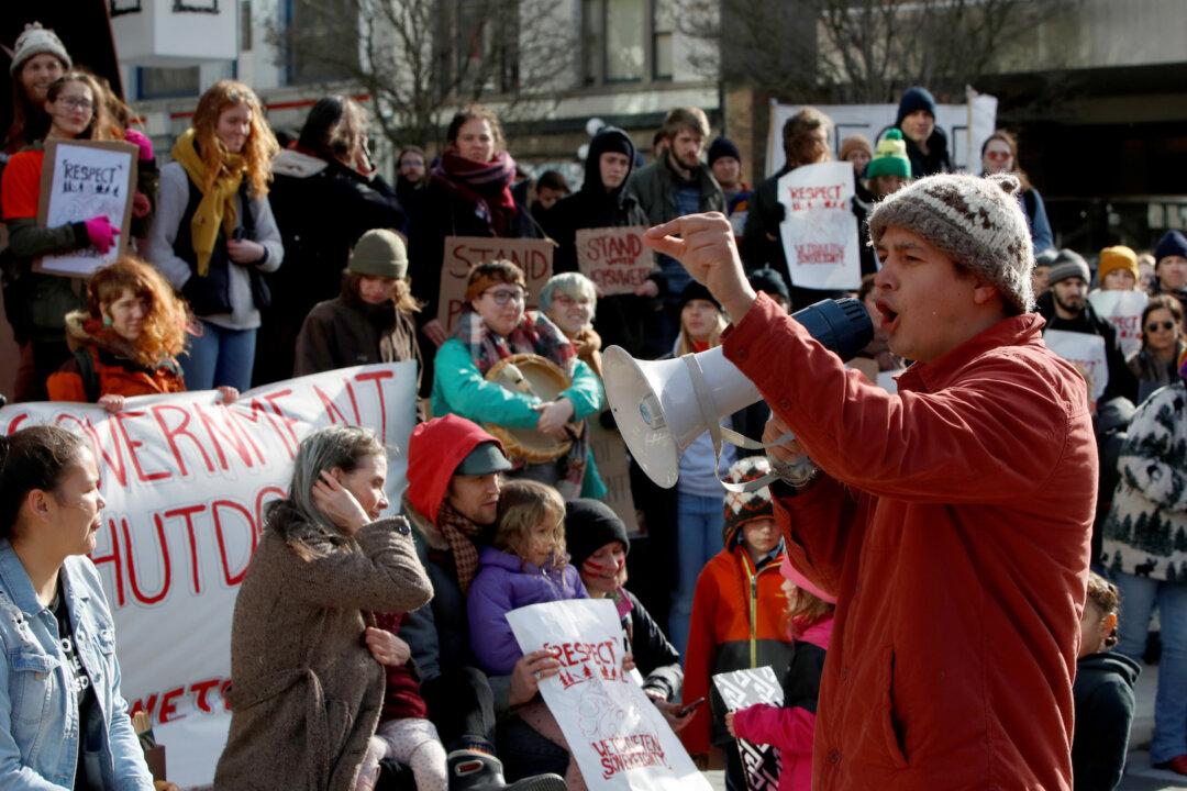 Trudeau Urges Patience, Promises Reconciliation in Face of Anti-Pipeline Protests