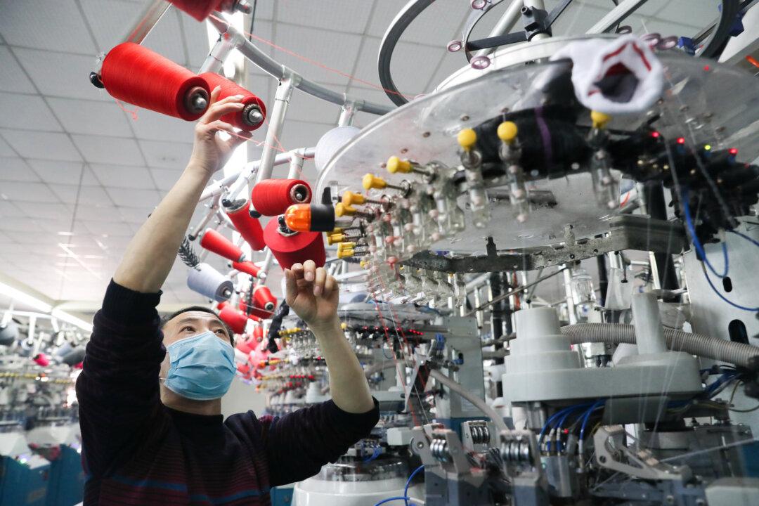 China’s Virus-Hit Industrial Cities Start to Ease Curbs, Restore Production