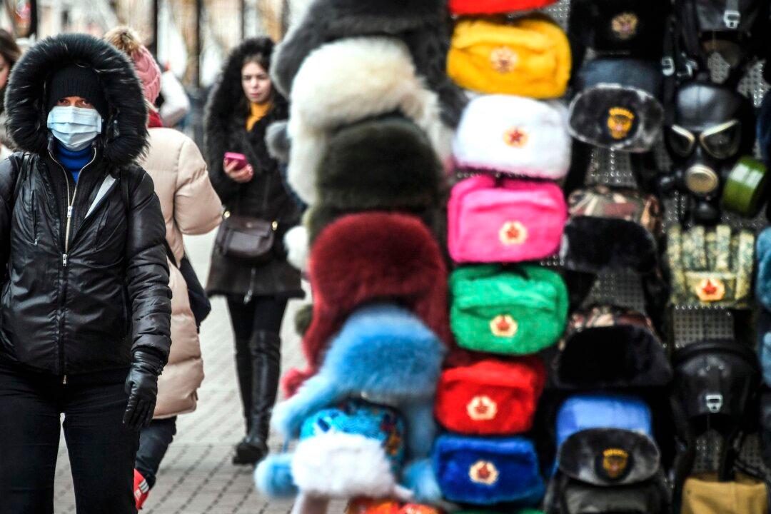 Russia’s Entry Ban Exceptions Include Allowing Chinese With Business Visas