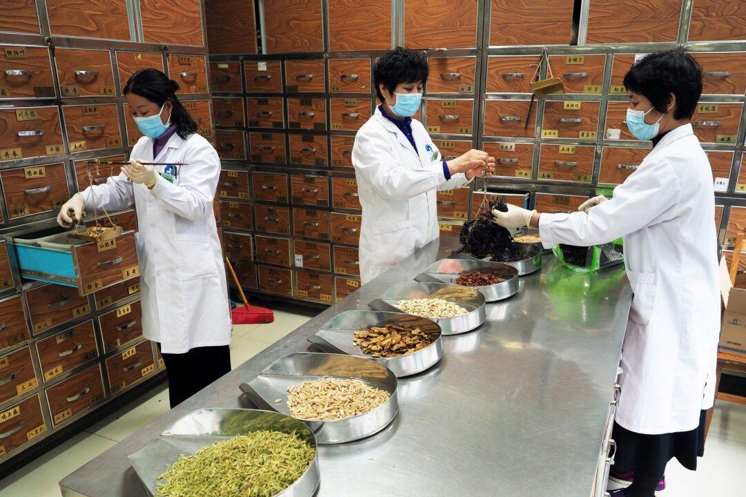 Preliminary Results From Clinical Trials for Coronavirus Treatments Expected in 3 Weeks