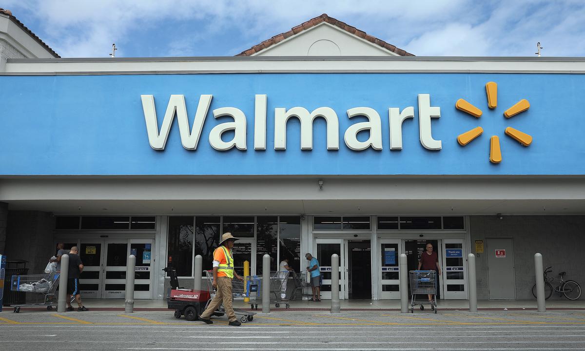 Walmart Adopts One-Way Aisle Policy to Curb COVID-19 Spread