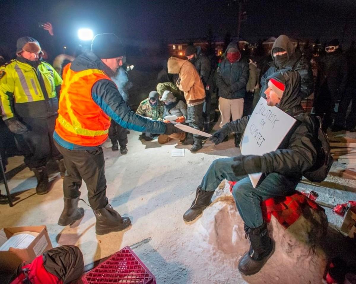 Quebec Protesters Maintain Rail Blockade a Day After Court Ordered It Taken Down