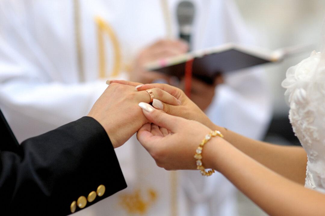 Bride and Groom Interrupted by Surprise ‘Flash Mob’ During Wedding Ceremony, and It Leaves Her in Tears