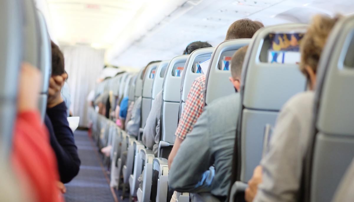 Elderly Barbershop Quartet in 5-Hour Flight Delay Unexpectedly Start Serenading Fed-Up Passengers