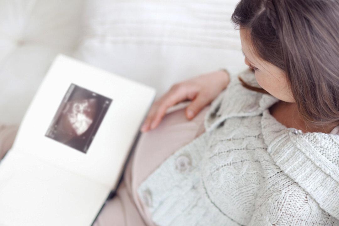 Husband Posts Open Letter About the Heartbreak of Miscarriage After Wife Finally Conceives, and It Goes Viral