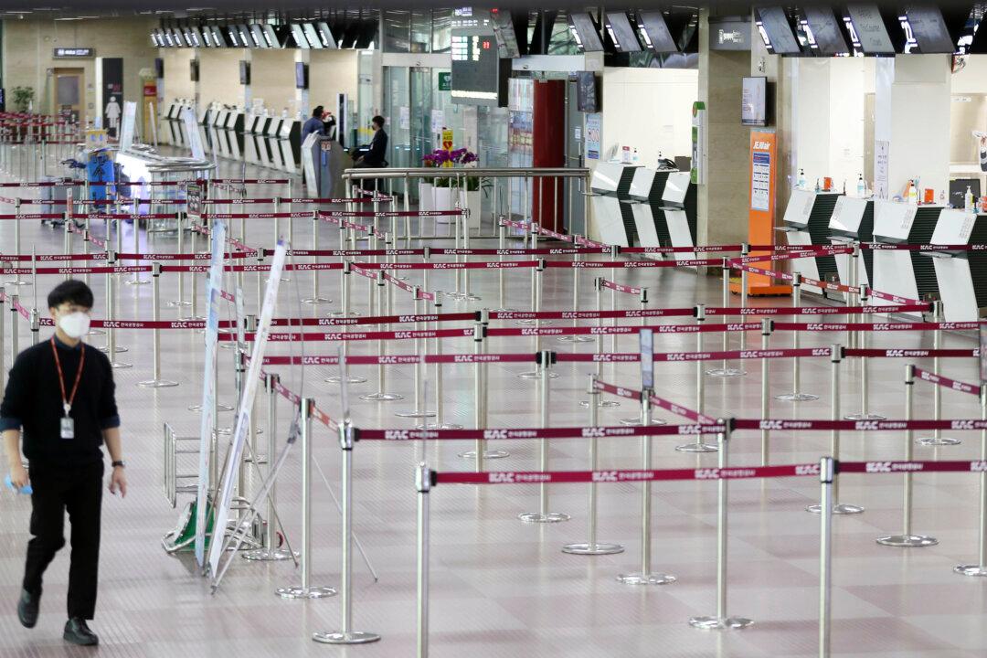 Russia Suspends Some South Korea Flights, Iranian Visas Over New Coronavirus