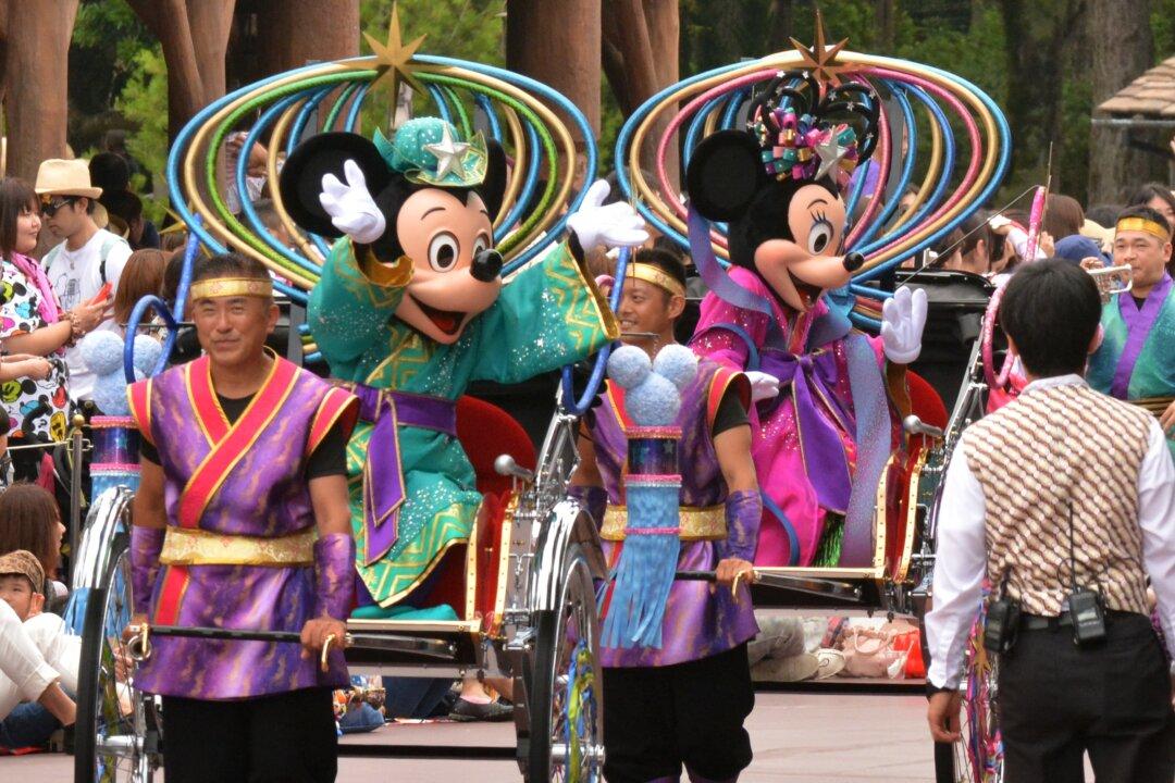 Disneyland in California to Temporarily Close Over Coronavirus