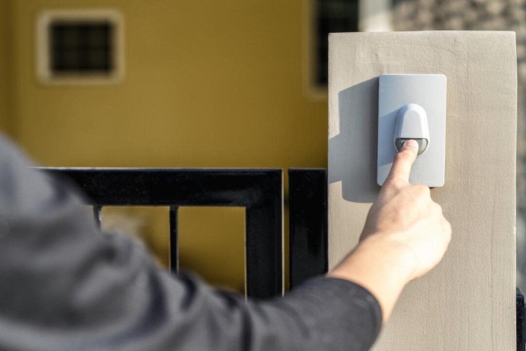 Doorbell Cam Shows Toddler Running to Hug Pizza Deliveryman Who Just Lost His Own Daughter