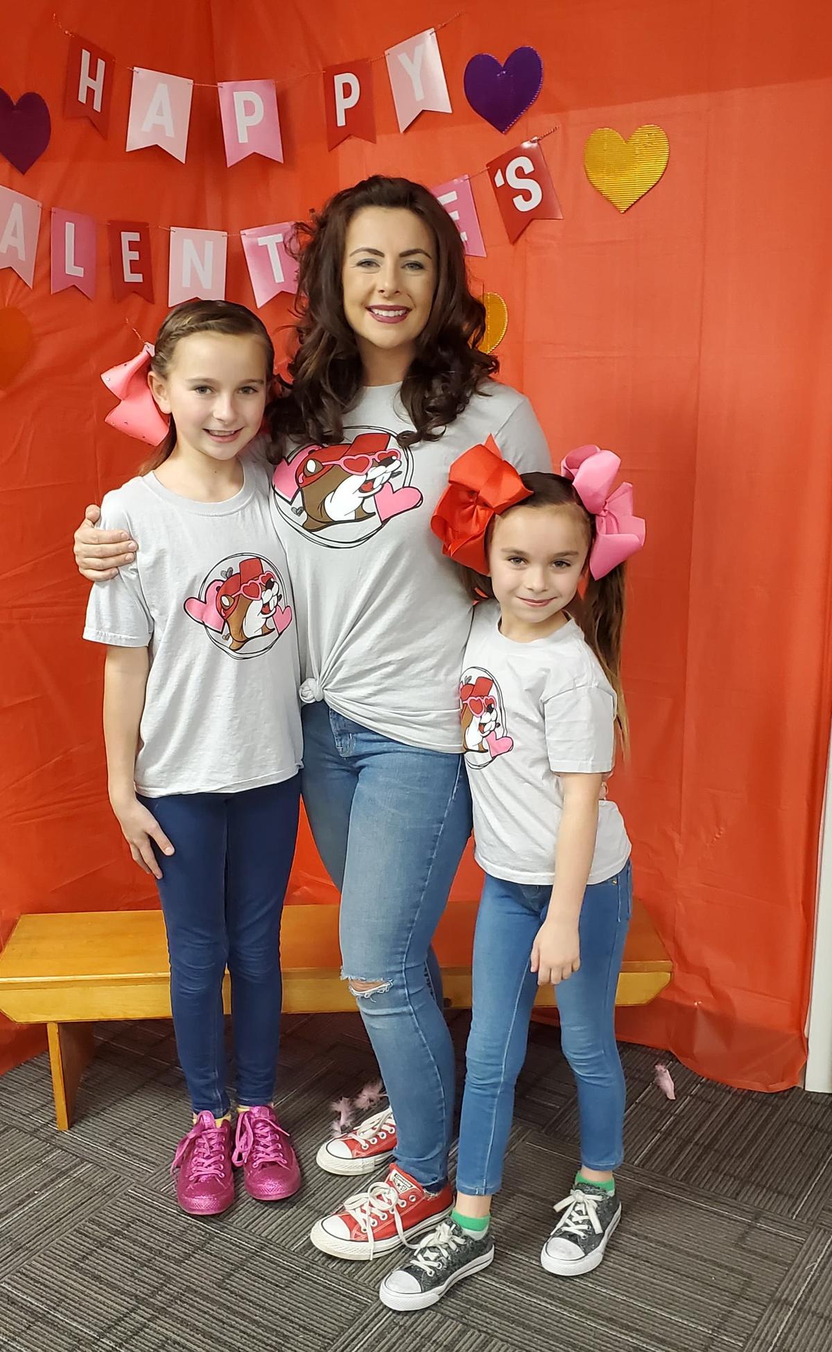 Holly Grimet with her two daughters. (Photo courtesy of <a href="https://www.facebook.com/holly.grimet">Holly Grimet</a>)