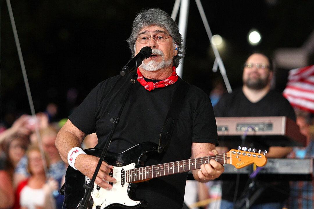 How Alabama’s Hit ‘Angels Among Us’ Became a Salute to Fallen Heroes, Military Servicemen