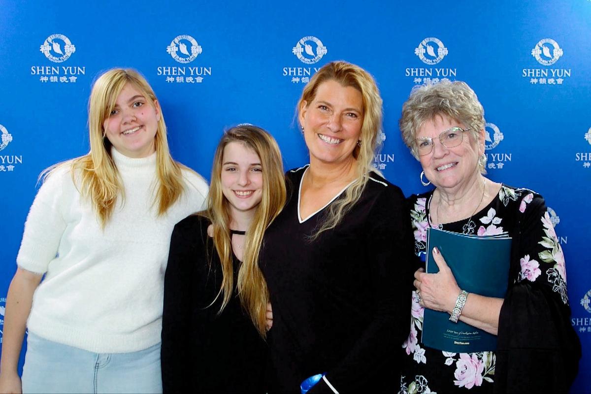 Corporate Director Proud to Have Her Teen Daughters Learn from Shen Yun