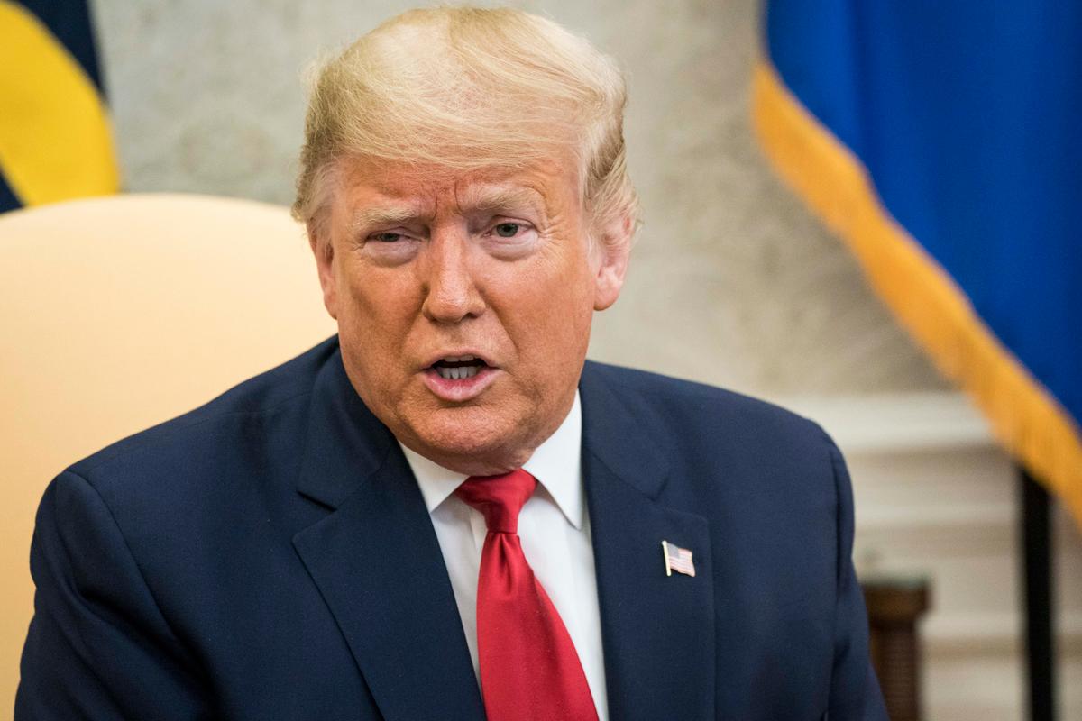 Trump: It’s Safe to Hold Large Events Amid Coronavirus Outbreak