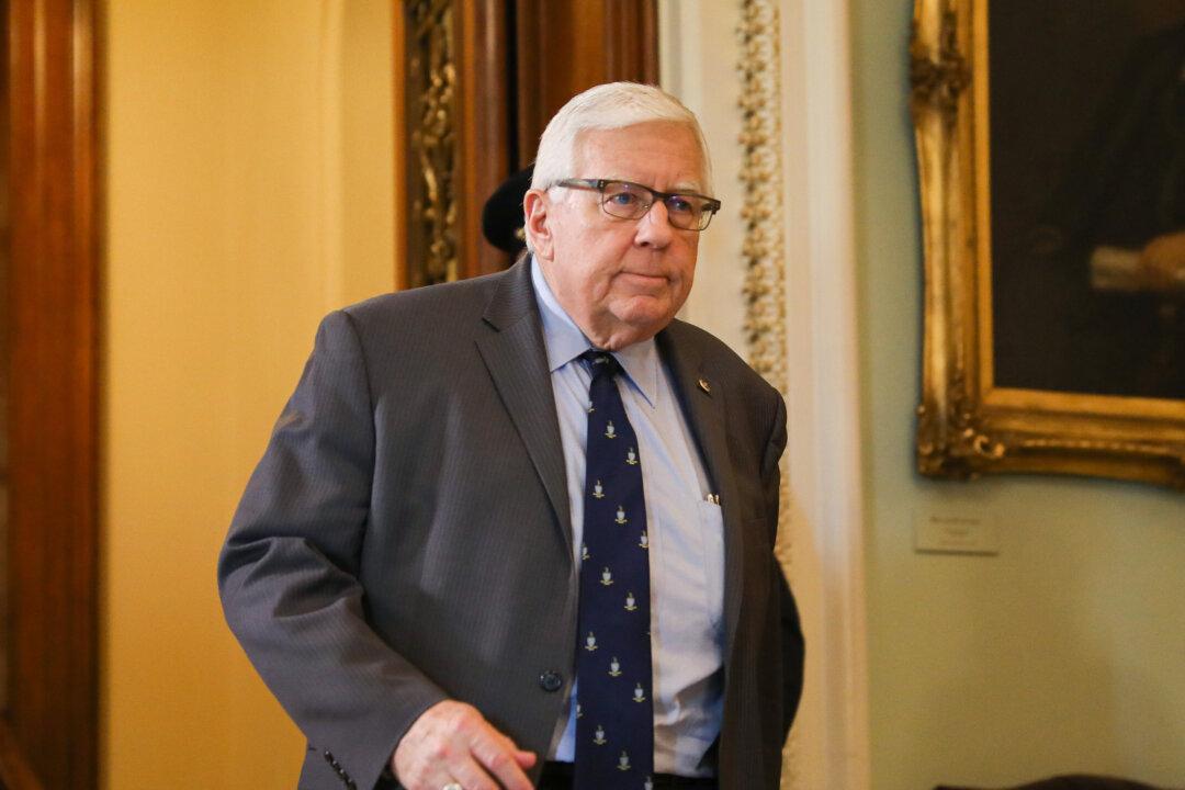 Senators Introduce Bill to End Lavish Pay of Employees at Consumer Financial Protection Bureau