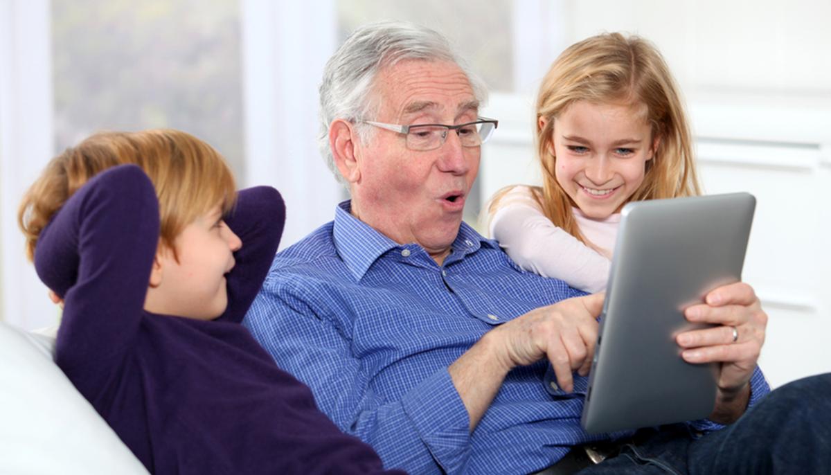 Find the Panda Hidden in the Crowd of Snowmen in This Challenging Illustration by Hungarian Artist Dudolf