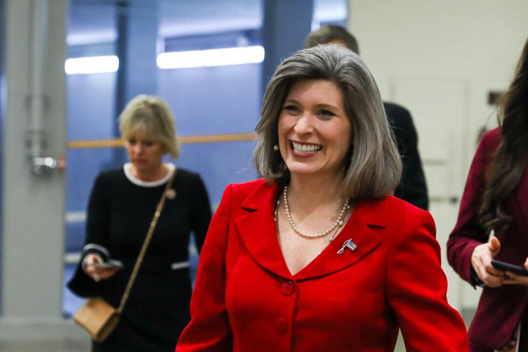 Sen. Ernst to Introduce Bill Mandating Tracking White House, Executive Branch Carbon Emissions