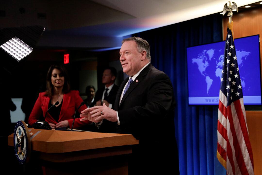 US Secretary of State Urges China to Be Fairer Toward Media