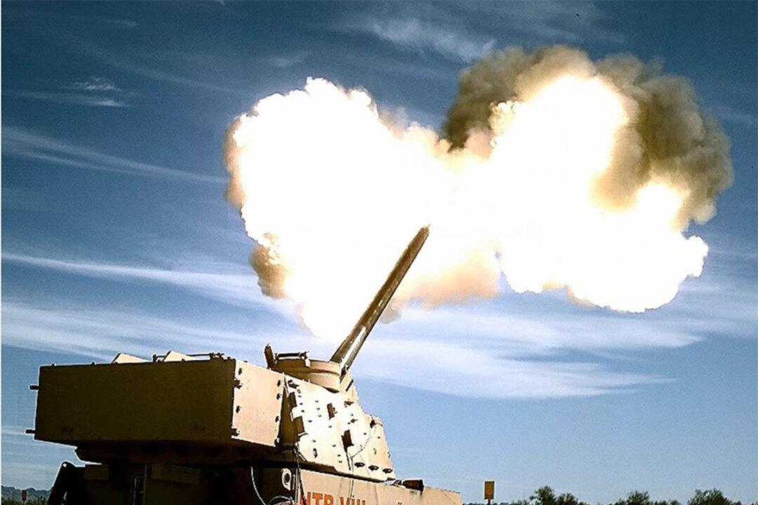US Army Fires Artillery 40 Miles in Test of Upgraded Cannon