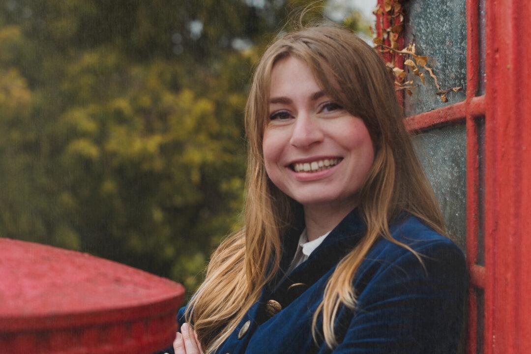 Alena Pettitt: A Voice for Traditional Housewives