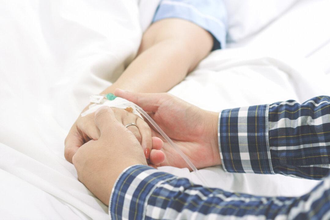 Man Urges People to Seek Help After His Wife Dies of Asthma Attack