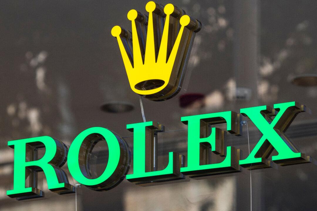 Air Force Veteran Collapses When He Learns the Real Value of His $345 Rolex Watch