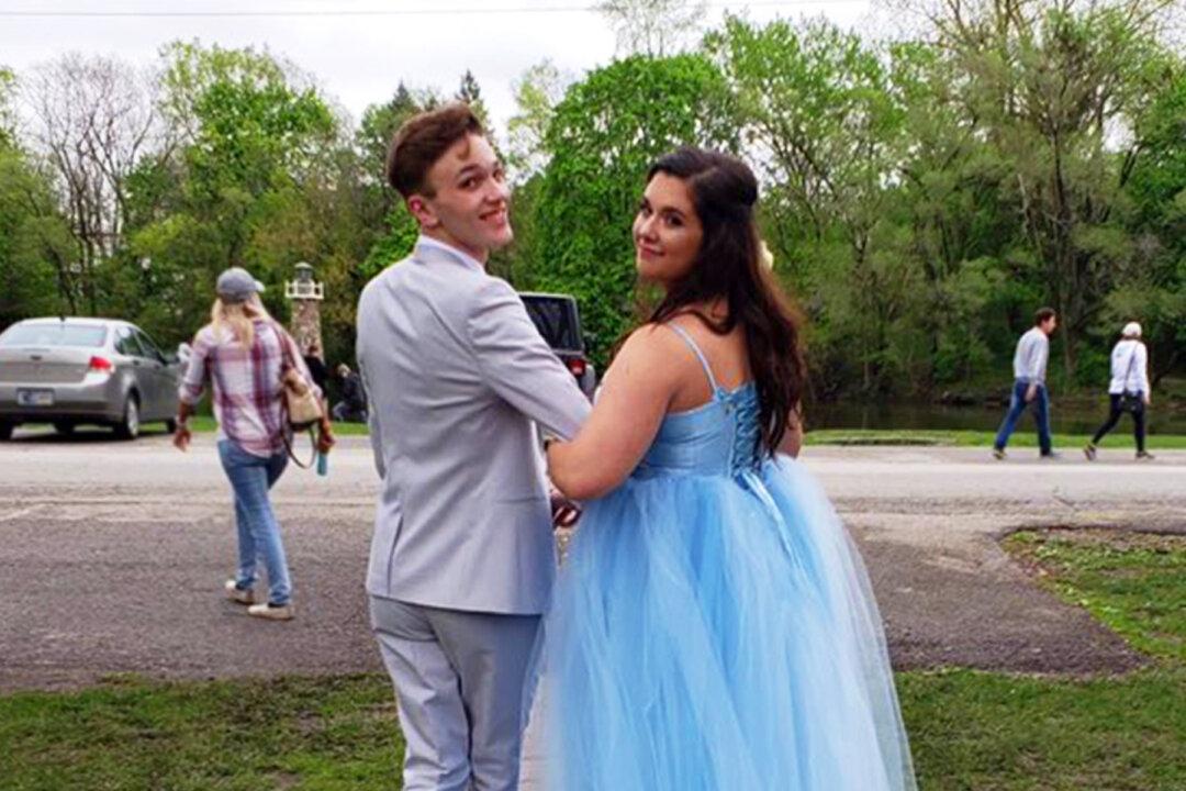 Teen Makes Prom Gown From Scratch for Best Friend Who Can’t Afford Dream Dress, and It Lands Him a Job