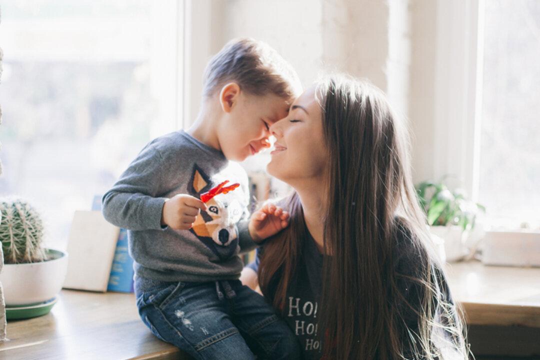 2-Year-Old With Rare Genetic Disorder Signs ‘I Love You’ to His Mom for the First Time