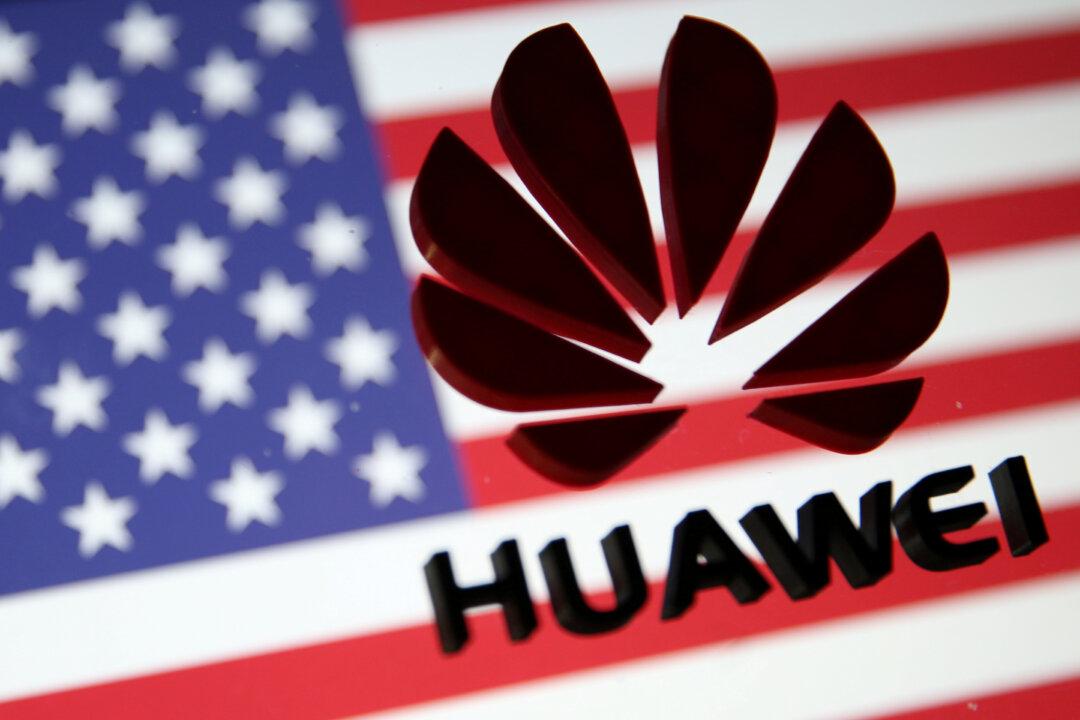Trump Signs Law to Prevent US Rural Telecom Carriers From Using Huawei Network Equipment