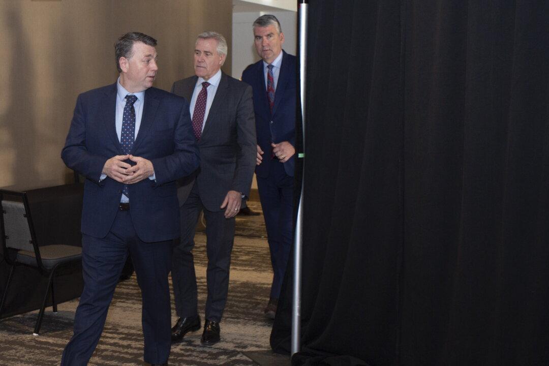 Labour, Business Leaders Urge Common Federal-Provincial Front on COVID-19