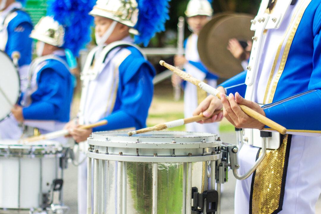 High School Drumline Puts on a Jaw-Dropping Performance Without Playing a Single Drum