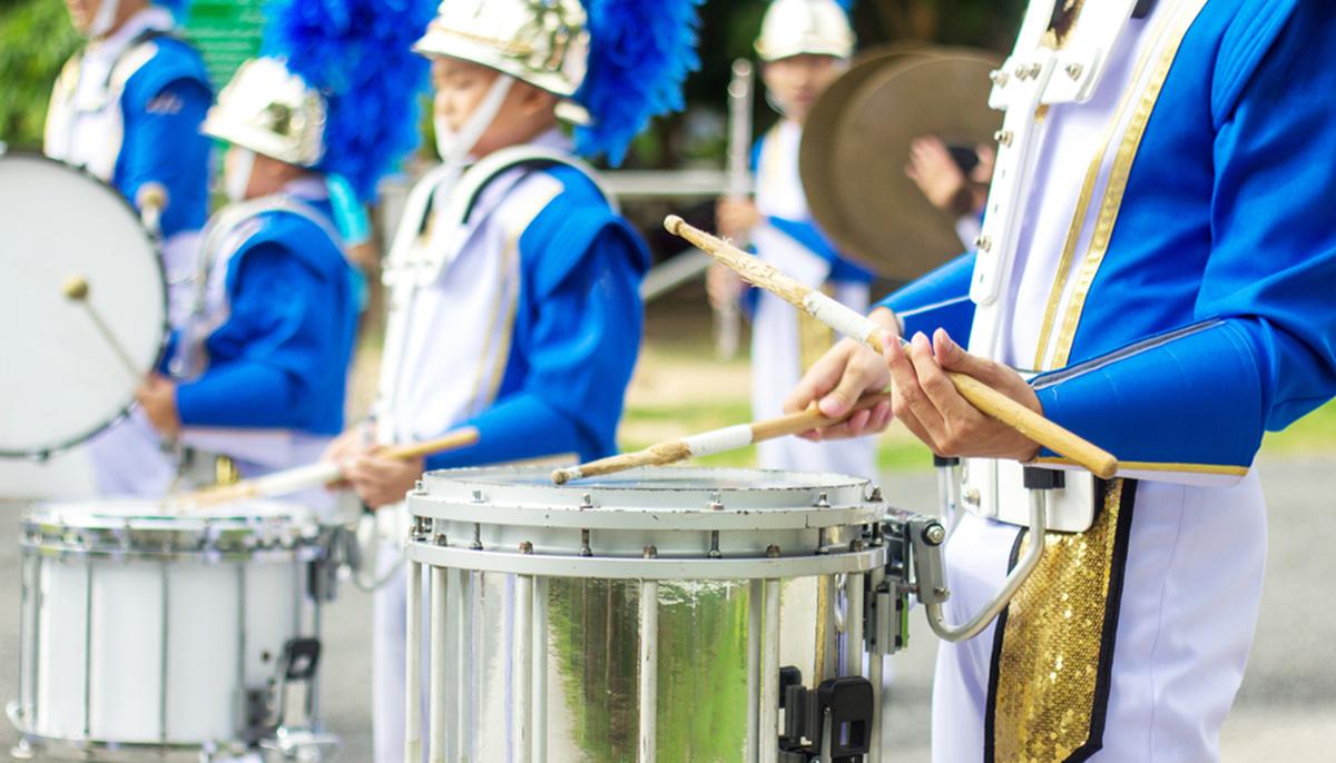 High School Drumline Puts on a Jaw-Dropping Performance Without Playing a Single Drum