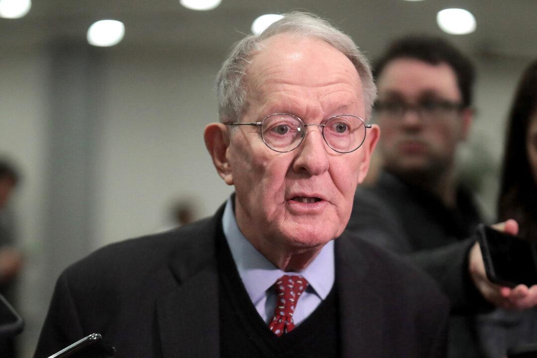 GOP Chairman Says ‘Tens of Millions More Tests’ Needed Before US Can Safely Reopen